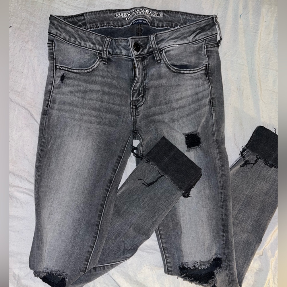 American eagle distressed jeans